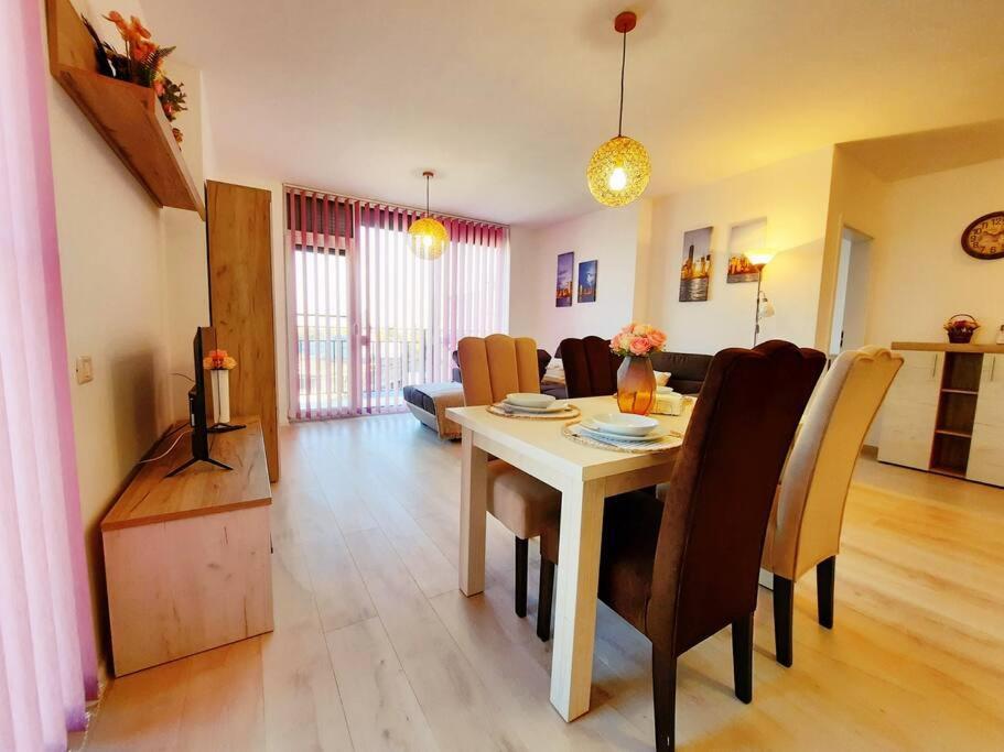 Beautiful Panoramic Central Apartment - City Of Mara Тимишоара Экстерьер фото